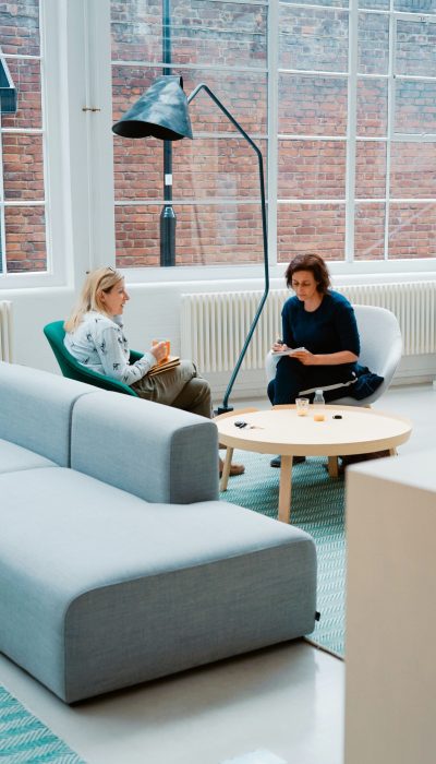 vancouver-somatic-therapist-session-rcc A trauma-informed therapist at Haven Collective sitting with a client during a somatic counselling session in Vancouver.