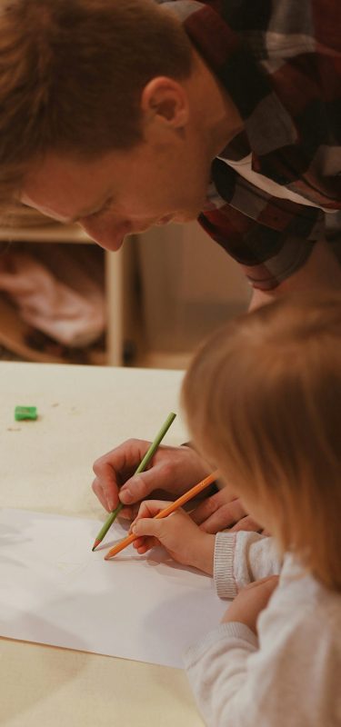 play-therapist-anxiety-kitsilano-vancouver A child and parent use a play therapy technique to help with back to school anxiety in Vancouver